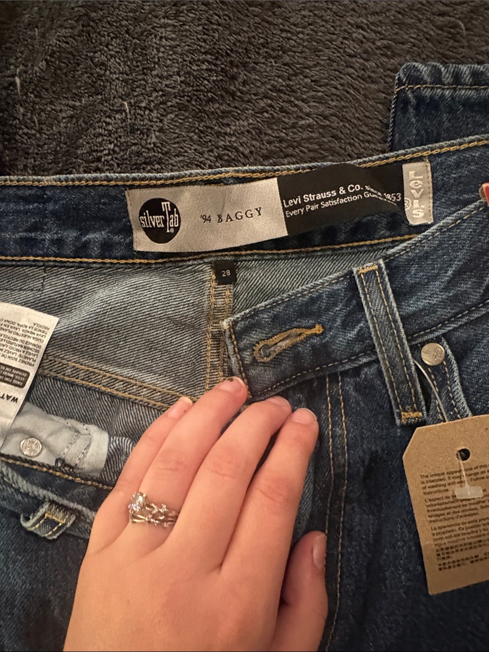 Levi's Women's Straight Leg Jeans in Dark Blue Denim - Picture 3 of 4